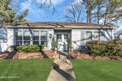 676 Buckingham Dr # B, Manchester, NJ 08759
