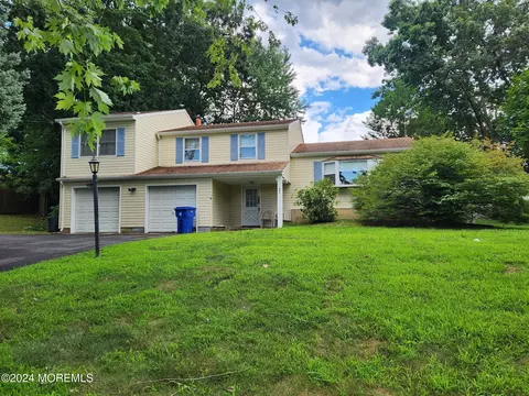 861 Somerset Dr, Toms River, NJ 08753
