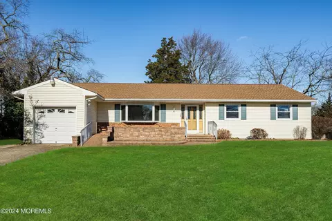 382 Dallas Dr, Toms River, NJ 08753