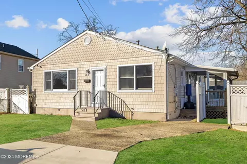 83 Lincoln Ct, Keansburg, NJ 07734