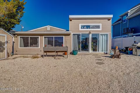 9 W Thames Rd, Little Egg Harbor, NJ 08087
