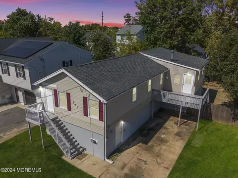541 Cambridge Ave, Union Beach, NJ 07735