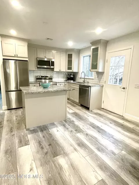 19 Maplewood Dr #B, Whiting, NJ 08759
