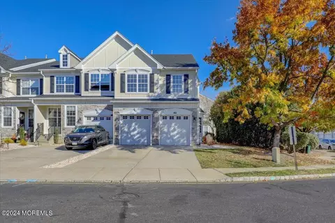 62 Brookfield Dr, Jackson, NJ 08527