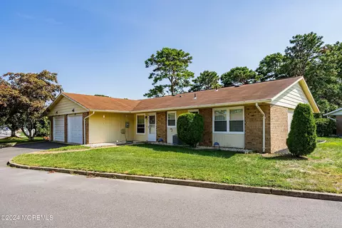 86 Buckingham Dr # A, Manchester, NJ 08759