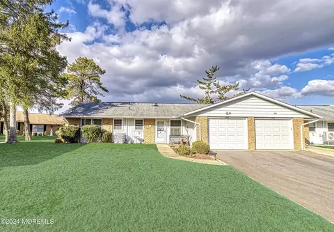 50 Buckingham Dr # B, Manchester, NJ 08759