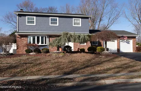 34 Westbrook Rd, Howell, NJ 07731