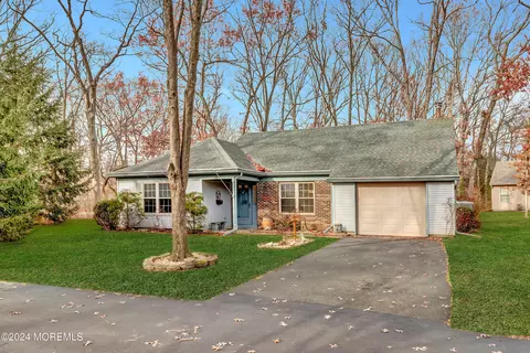 22 Morning Glory Ln, Whiting, NJ 08759
