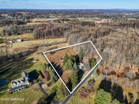 125 Sandy Ridge Rd, Stockton, NJ 08559