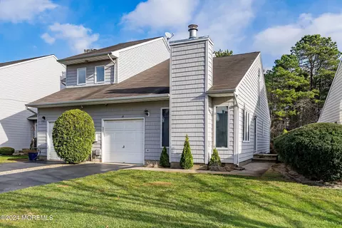 19 S Sailors Dr, Brick, NJ 08723