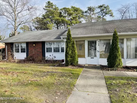 715 Buckingham Dr # A, Lakewood, NJ 08701