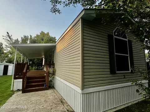 2 Village Dr, Morganville, NJ 07751
