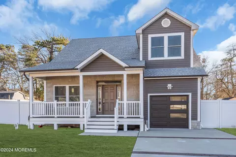 632 6th Ave, Toms River, NJ 08757