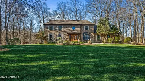 6 Clark Ct, Millstone, NJ 08510