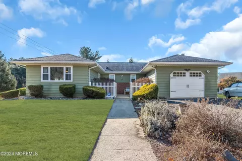 40 Cabrillo Blvd, Toms River, NJ 08757