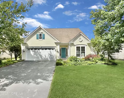 26 Aberdeen Ln, Manchester, NJ 08759