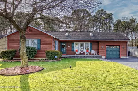 87 Doe Ct, Brick, NJ 08723