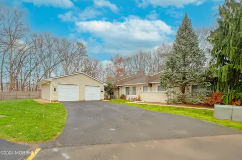 12 Lee Dr #1002, Brick, NJ 08724