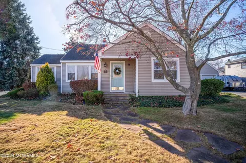 59 Shell St, Beachwood, NJ 08722