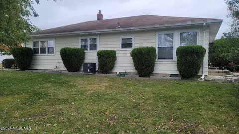 44 Castle Harbor Dr, Berkeley, NJ 08721