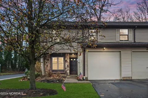 67 Horseshoe Ct, Oceanport, NJ 07757