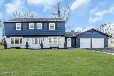 44 Girard St, Marlboro, NJ 07746