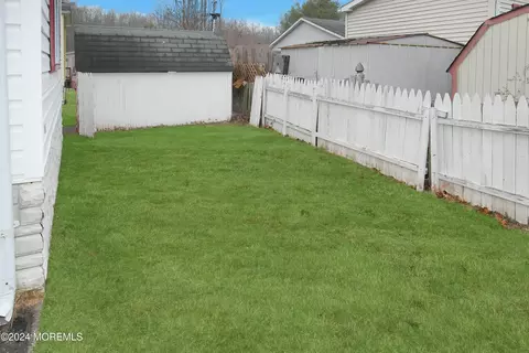 Exterior - 7 Ferdinand Ln, Howell, NJ 07731 photo 2 of 2