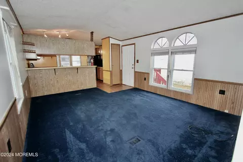 Living - 7 Ferdinand Ln, Howell, NJ 07731 photo 2 of 3