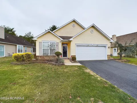 29 Country Walk Blvd, Manchester, NJ 08759