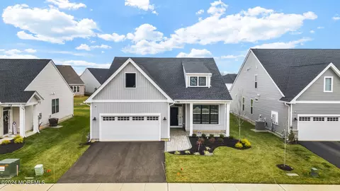 70 Magnolia Dr, Freehold, NJ 07728
