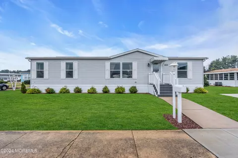 602 Jerome Pl, Freehold, NJ 07728