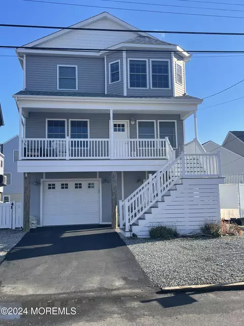 13 Shore Pine Dr, Brick, NJ 08723