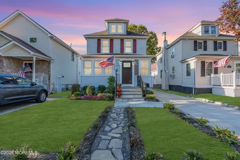 80 Morris Ave, Belford, NJ 07718