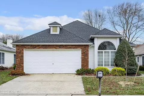 1512 Burr Oak Rd, Toms River, NJ 08755