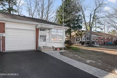 162 Constitution Blvd #B, Whiting, NJ 08759