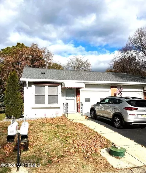 11 Independence Pkwy #A, Whiting, NJ 08759