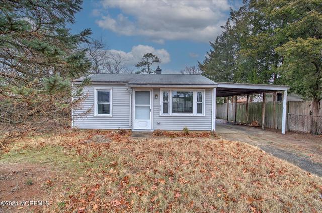 615 Oak St, Lakehurst, NJ 08733