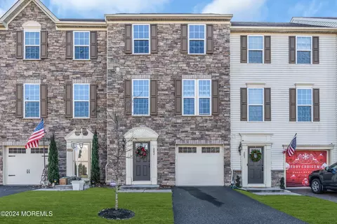202 Mississippi St #602, Toms River, NJ 08755