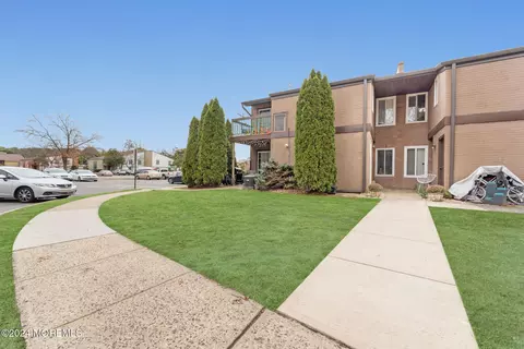 29 Northrup Dr #16, Brick, NJ 08724