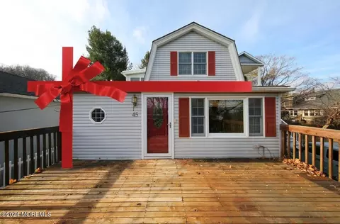 45 Portland Rd, Highlands, NJ 07732