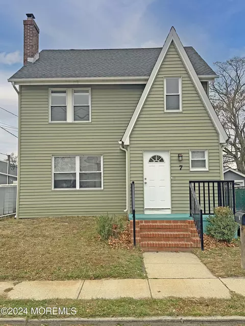 7 Lake Dr, Oceanport, NJ 07757