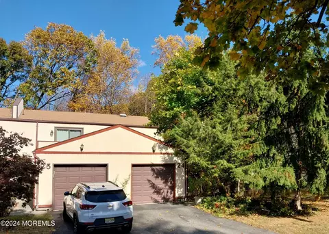 24 Ellen Heath Dr #24, Matawan, NJ 07747