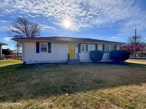 159 S Main St, Allentown, NJ 08501