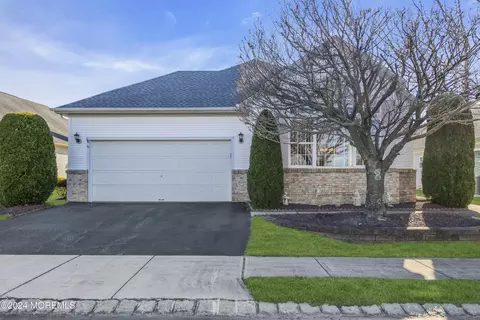 16 Eleanor Rd, Manchester, NJ 08759