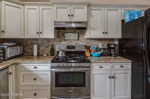 Kitchen - 294 Emerald Dr, Brick, NJ 08723 photo 1 of 3
