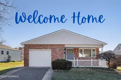 35 Santiago Dr W, Toms River, NJ 08757