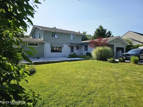 92 Mermaid Dr, Manahawkin, NJ 08050