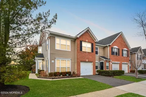 73 Sunningdale Cir, Manalapan, NJ 07726