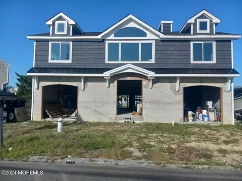 22 Mermaid Rd, Toms River, NJ 08753