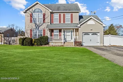 34 Mapletree Rd, Toms River, NJ 08753